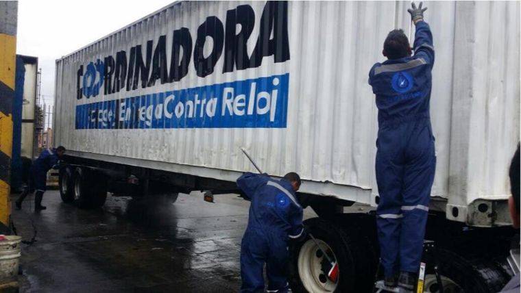 Lavado de tractomula de Coordinadora