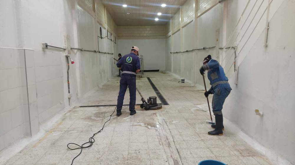 Lavado de piso con máquina
